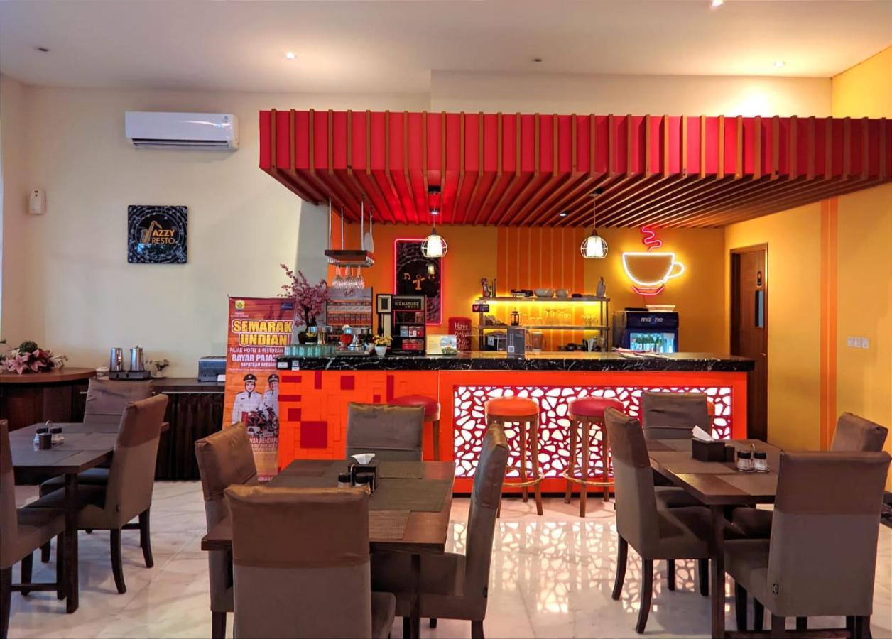 Front One Hotel Purwodadi Purwodadi  Eksteriør bilde