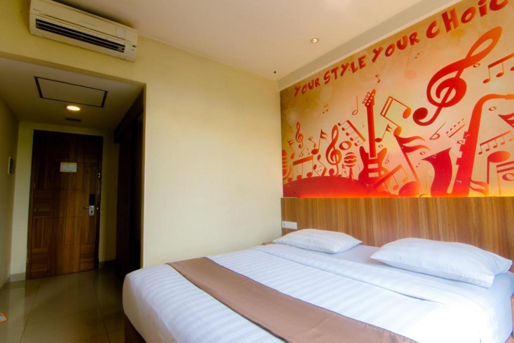 Front One Hotel Purwodadi Purwodadi  Eksteriør bilde