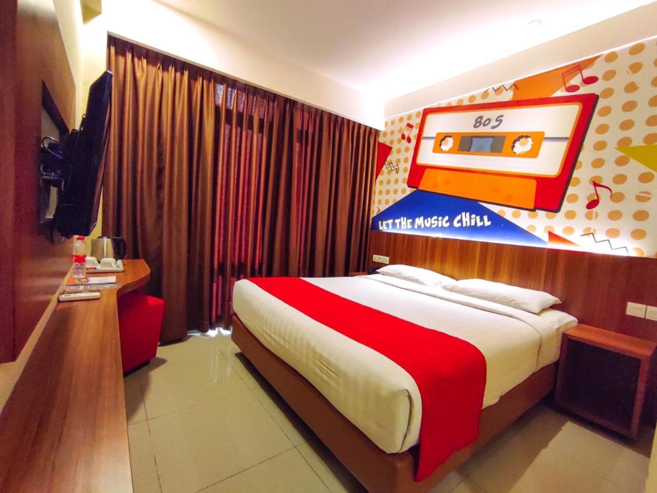 Front One Hotel Purwodadi Purwodadi  Eksteriør bilde