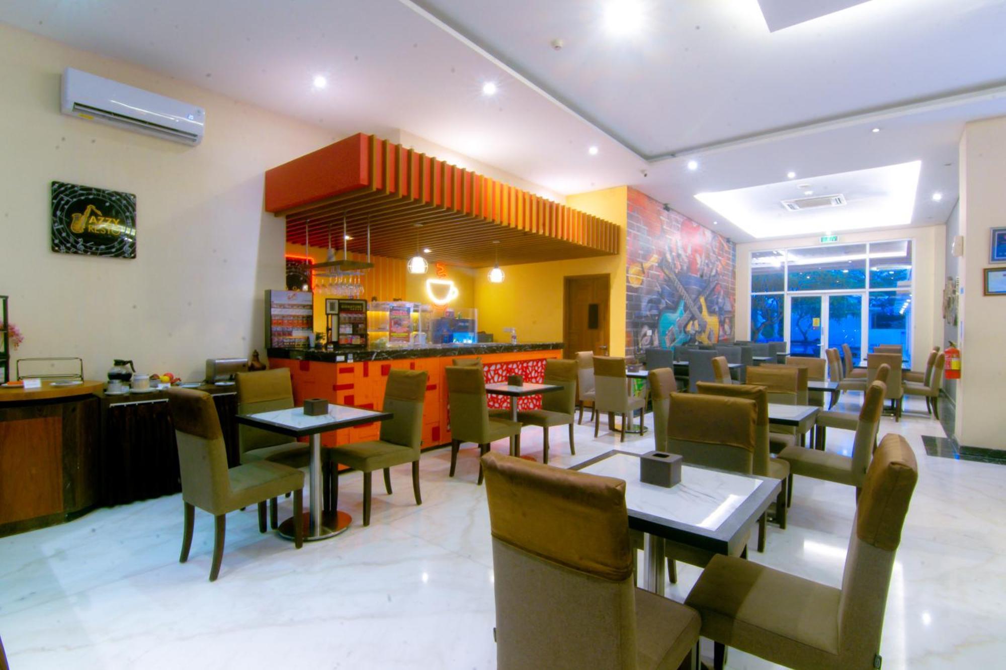 Front One Hotel Purwodadi Purwodadi  Eksteriør bilde