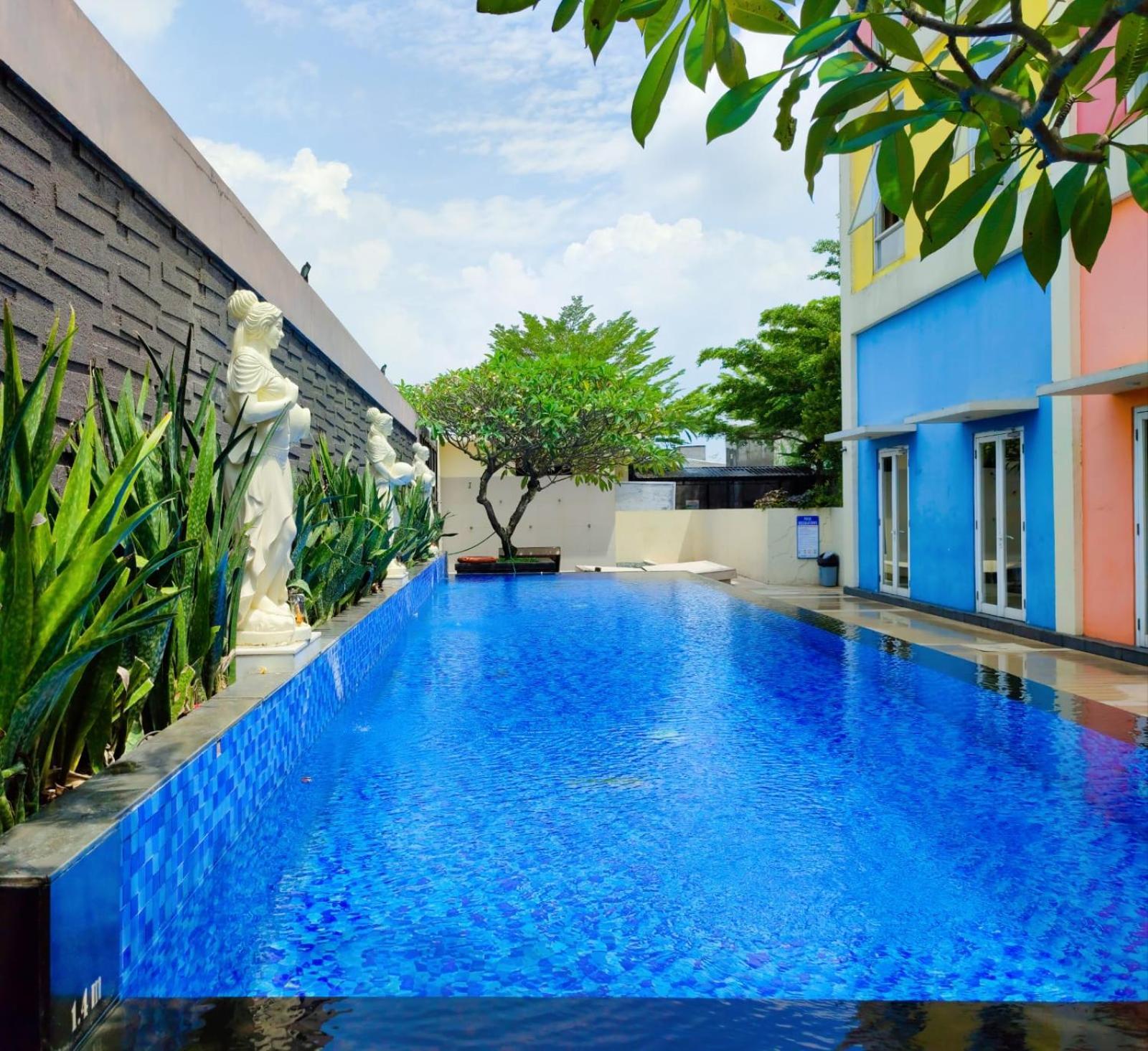 Front One Hotel Purwodadi Purwodadi  Eksteriør bilde